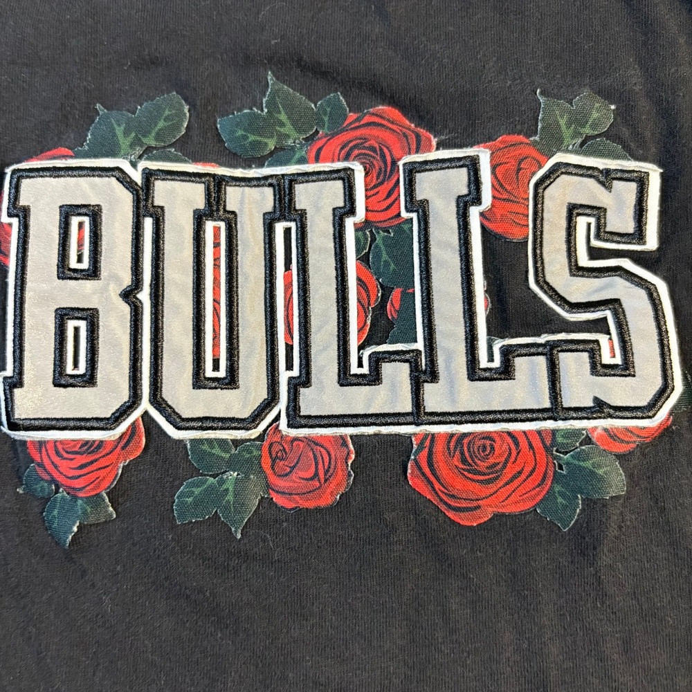 Pro Standard Chicago Bulls Rose Patch T-Shirt Kids 4T Black NBA Basketball Tee - Picture 2 of 11